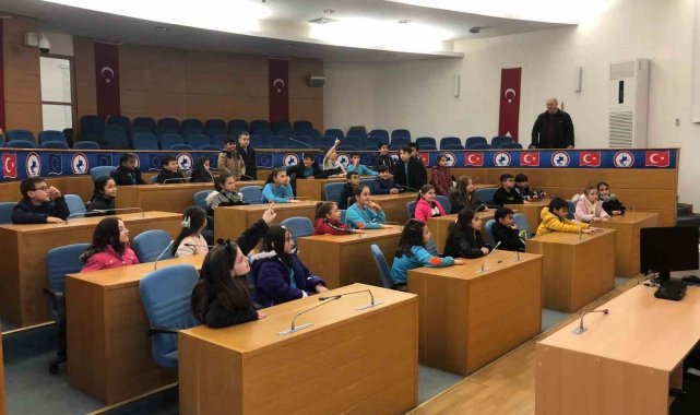 Hayat bilgisi dersini belediyede gördüler