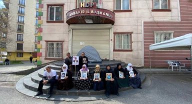 HDP önündeki aileler, ramazanda da evlat nöbetinde
