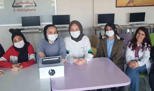 Hisarcık'ta lise öğrencileri projeksiyon makinesi yaptılar