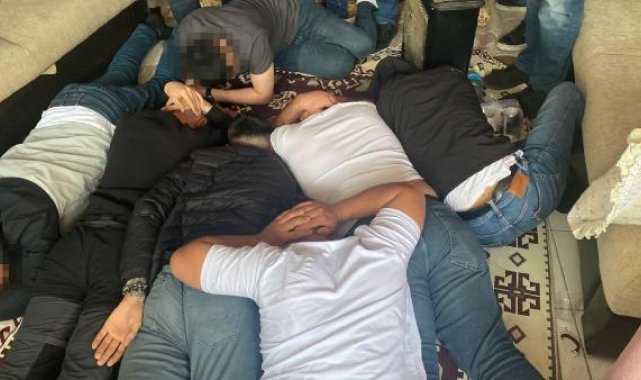 Husumetlilerinin bulunduğu kıraathaneyi basan cinayet şüphelileri yakalandı