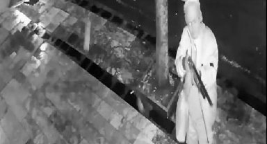 Husumetlisinin iş yerine pompalı tüfekle ateş açtı, gözaltına alındı