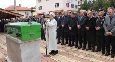 İçişleri Bakan Yardımcısı Çataklı'nın annesi son yolculuğuna uğurlandı