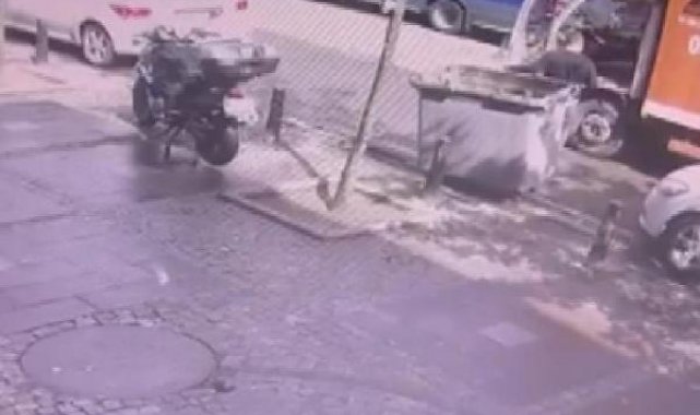 İETT otobüsünün çarptığı kamyonetin şoförü ağır yaralandı