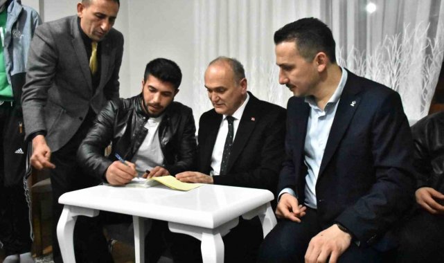 İftar sonrası gençlere misafir oldular