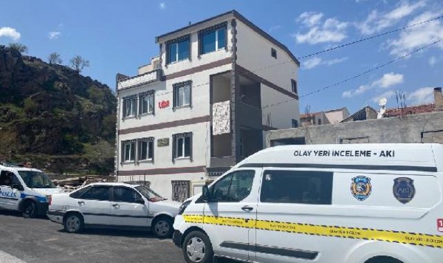 İki çocuk annesi evinde ölü bulundu