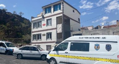 İki çocuk annesi evinde ölü bulundu