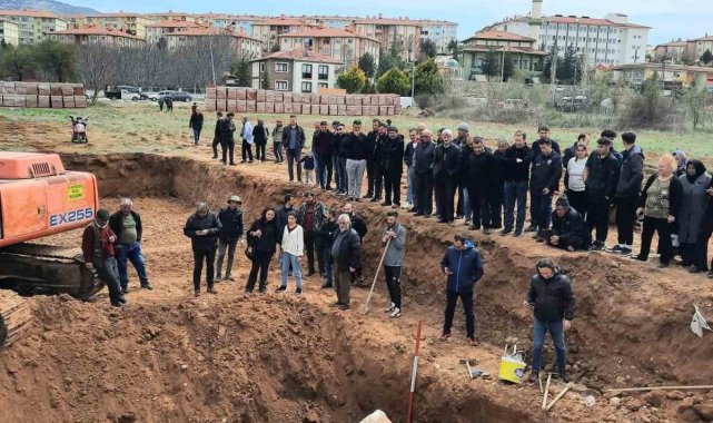 İnşaat kazısında bulunan lahit ilk belirlemelere göre Roma dönemine ait
