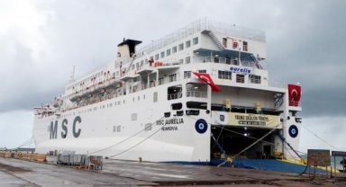 İskenderun Limanı'ndaki gemilerde depremzedelere 'evlerinde hissi' yaşatmaya çalışıyorlar