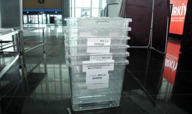 İstanbul Havalimanı'nda seçim sandıkları kuruldu