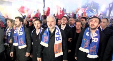 İstanbul il başkanı Kabaktepe Bağcılar Meydanı'nda partililerle buluştu