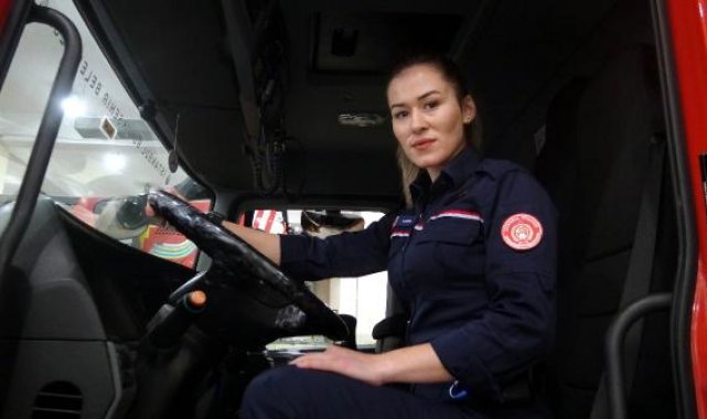 İstanbul İtfaiyesi'nin hem sporcu, hem sağlıkçı tek kadın şoförü