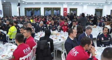 İstanbul Valisi Ali Yerlikaya iftarda emniyet mensuplarıyla bir araya geldi