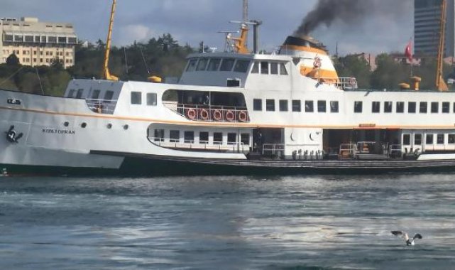 İstanbul'da vapurlardan düdük çalma eylemi