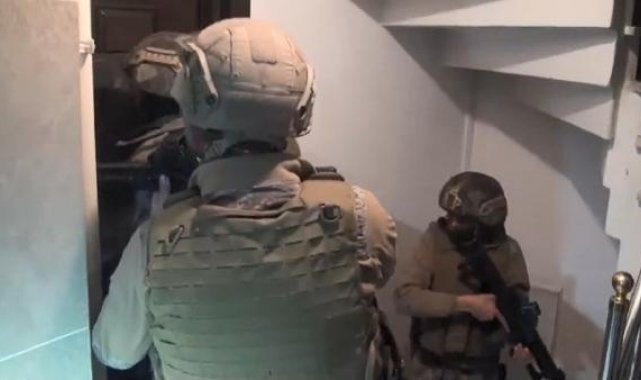 İstanbul'da 'Kökünü Kurutma' operasyonu: 26 gözaltı