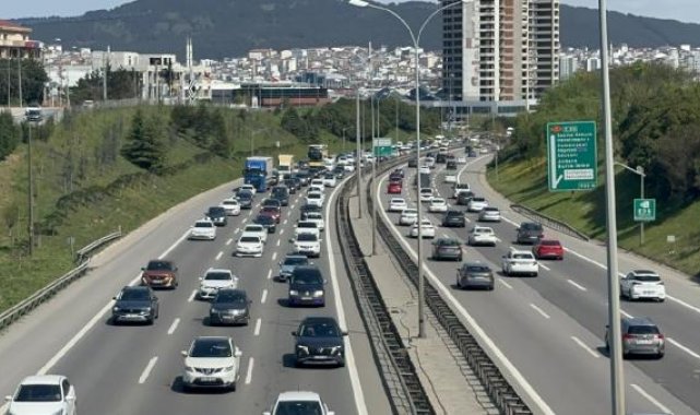 İstanbul'da bayramın 2. gününde trafik yoğunluğu -1