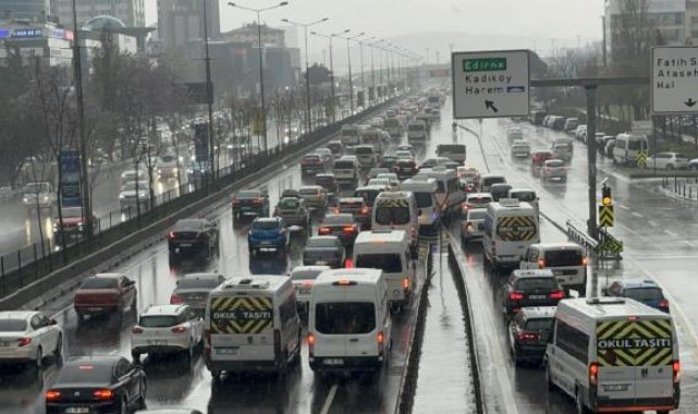 İstanbul'da trafik yoğunluğu yüzde 83'e ulaştı
