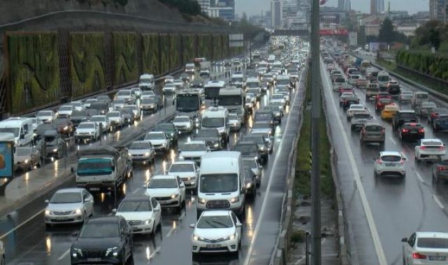 İstanbul'da trafik yoğunluğu yüzde 87'ye ulaştı