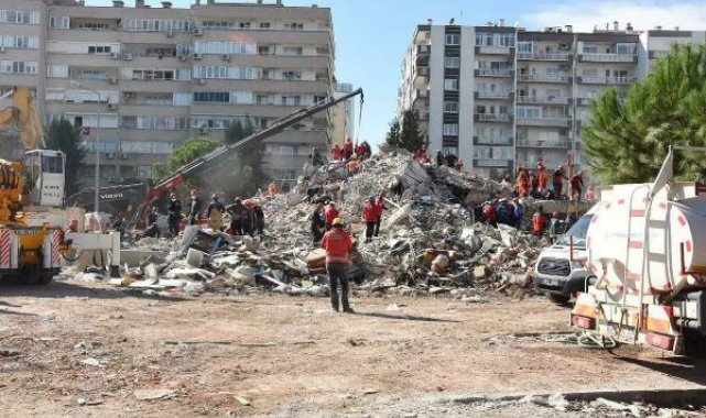 İzmir depreminde yıkılan Emrah Apartmanı ile ilgili 2 belediye görevlisine dava
