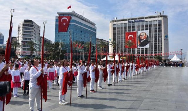 İzmir'de 23 Nisan coşkuyla kutlandı