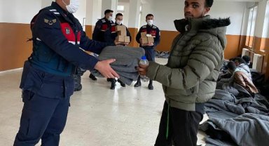 İzmir'de 32 kaçak göçmen yakalandı