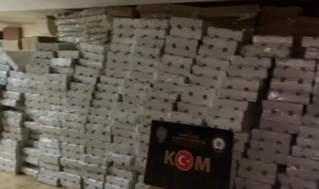 İzmir'de 5 milyon 755 bin adet kaçak sigara ele geçirildi