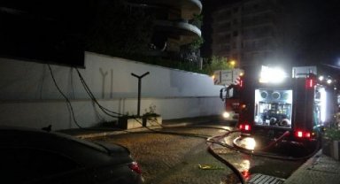 İzmir'de lüks sitede yangın