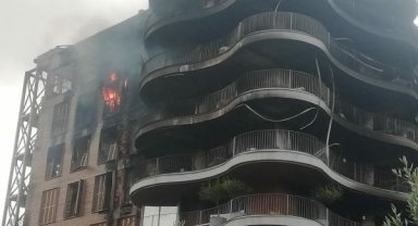 İzmir'de lüks sitedeki yangının büyüklüğü gün ağarınca ortaya çıktı