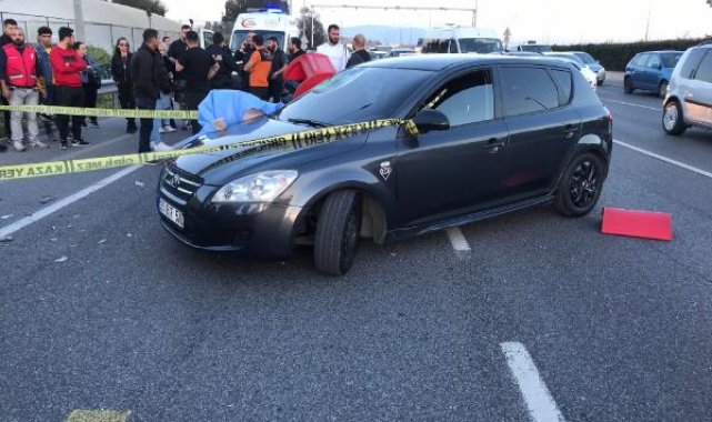 İzmir'de, otomobille çarpışan motosikletli kurye öldü