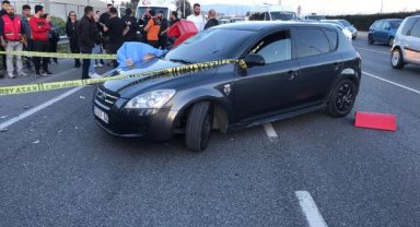 İzmir'de, otomobille çarpışan motosikletli kurye öldü