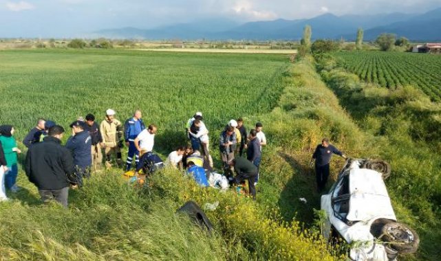 İzmir'de takla atan otomobildeki öğretmen hayatını kaybetti