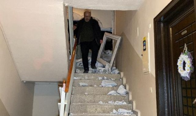 İzmit'te sitenin istinat duvarı çöktü, 4 apartmandaki 32 daire boşaltıldı; 1 yaralı