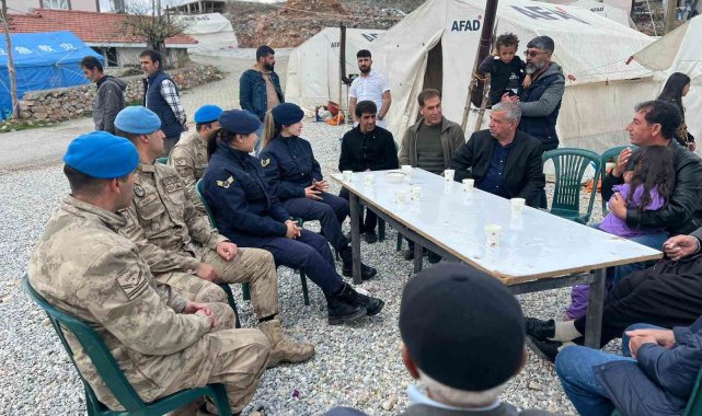 Jandarmadan çadır kent ziyareti