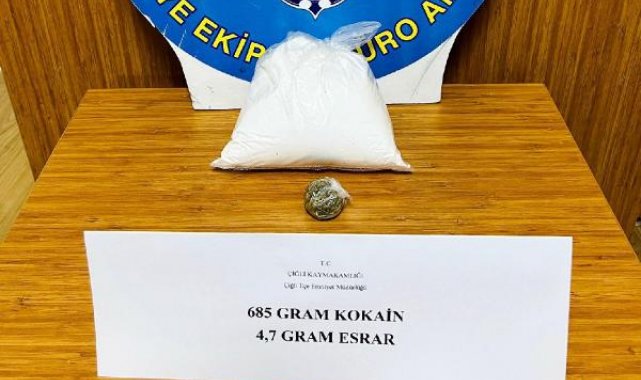 Kaçan sürücünün otomobilinde kokain ele geçirildi
