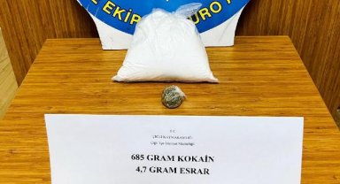 Kaçan sürücünün otomobilinde kokain ele geçirildi