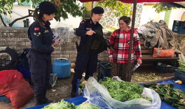Kadın jandarmalar "Kadına şiddete hayır" dedi
