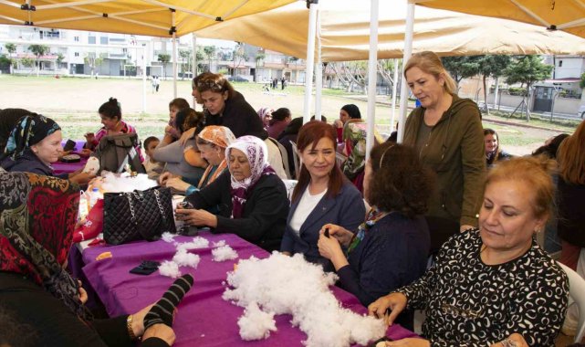 Kadınlar hem üretiyor hem sosyalleşiyor