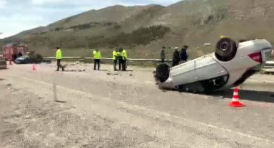 Kahramanmaraş'ta 2 otomobil kafa kafaya çarpıştı: 4 ölü, 3 yaralı