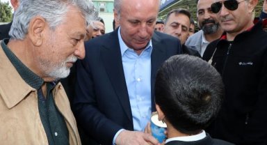 Kampanyası için verilen kumbarayı almayan İnce: Ben seçilince Çankaya Köşkü'ne getir