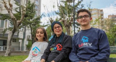 Kanseri atlatan anne ve çocukları, LÖSEV ile umut oluyor