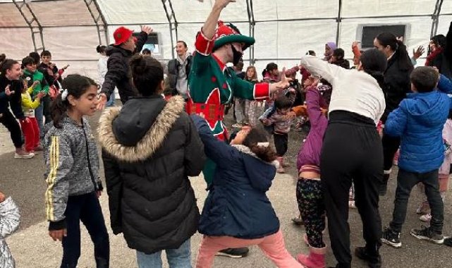 Karagöz ve Hacivat, depremzede çocuklar için sahnede