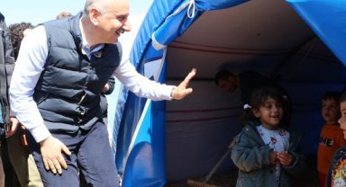 Karaismailoğlu: Depremden etkilenen illeri yeniden bayındır kılmak için gece gündüz çalışıyoruz