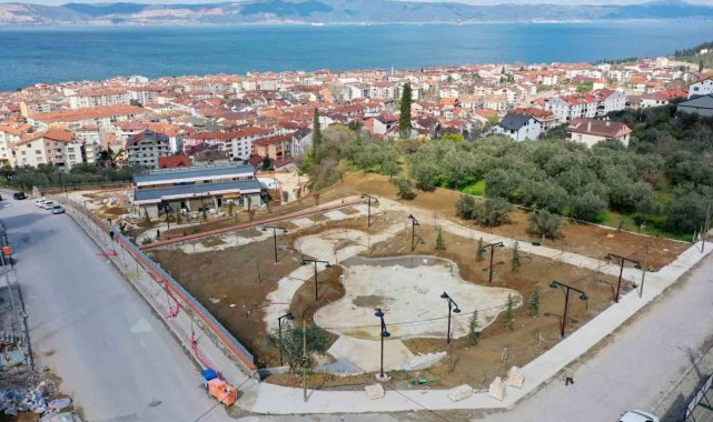 Karamürsel Millet Bahçesi'nde yoğun tempo