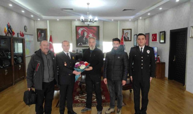 Kars'ta, gazeteciler Polis Haftasını kutladı
