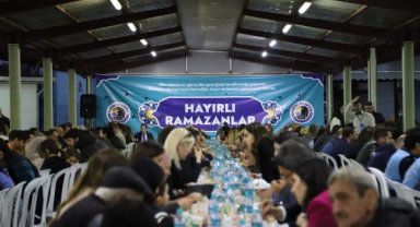 Kartal Belediye Başkanı Gökhan Yüksel, personelle iftar yaptı