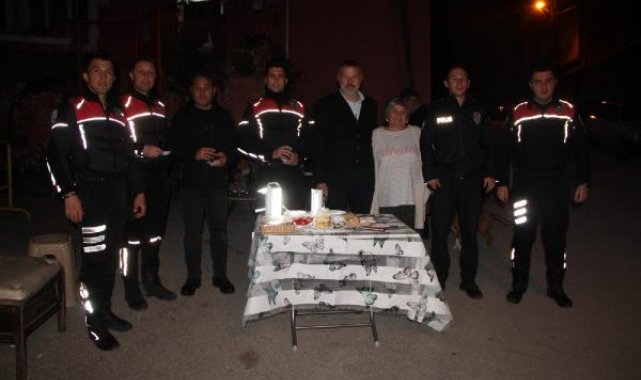 Kavga ihbarına gelen polislere pastalı sürpriz