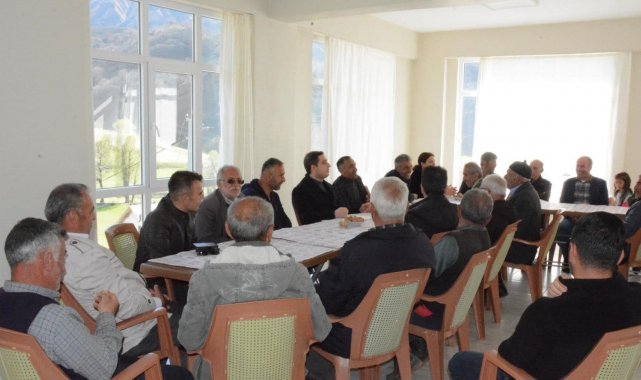 Kaymakam Başar, deprem konutlarını inceledi
