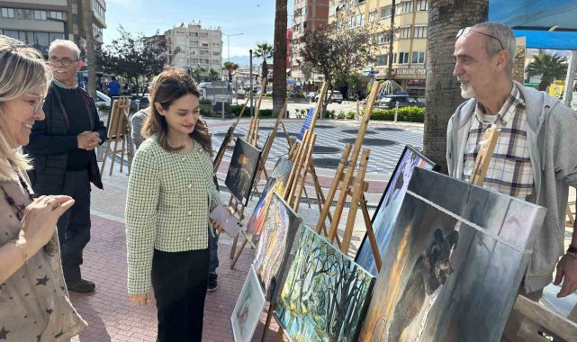 Kaymakam Demirtaş 'sevgi eli' sergisini ziyaret etti
