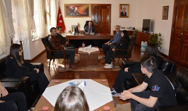 Kaymakam Odabaş'dan, TEKNOFEST öğrencilerine ödül