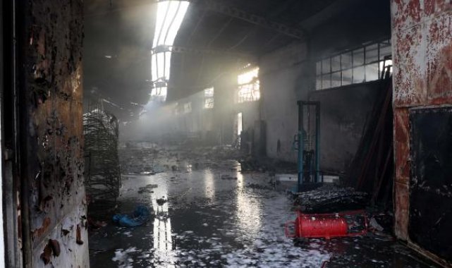 Kayseri'de bahçe mobilyaları fabrikasında yangın
