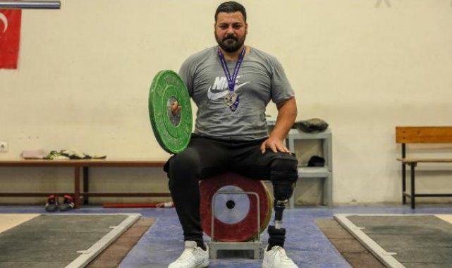Kazada bacağını kaybeden Orhun, 3 ayda halterde madalya kazandı